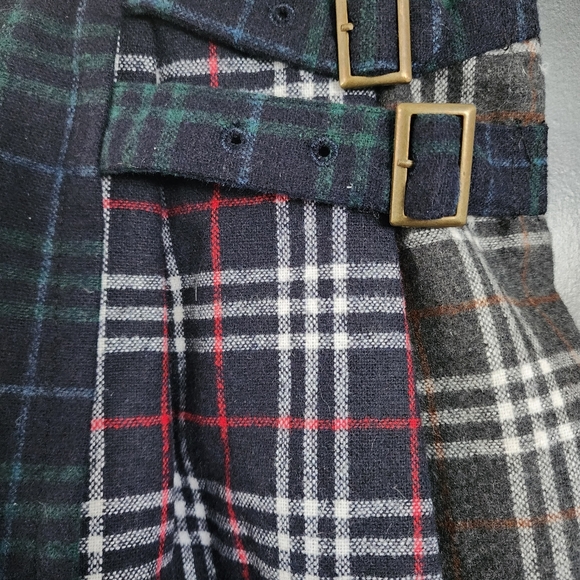 Plaid Women's Skirt with Buckle Detail - Picture 3 of 4